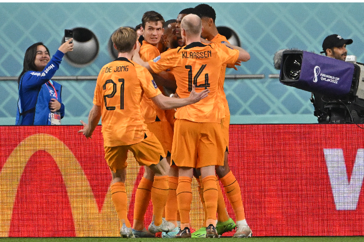 Holanda vence o Estados Unidos e se classifica para as quartas de final da Copa do Mundo